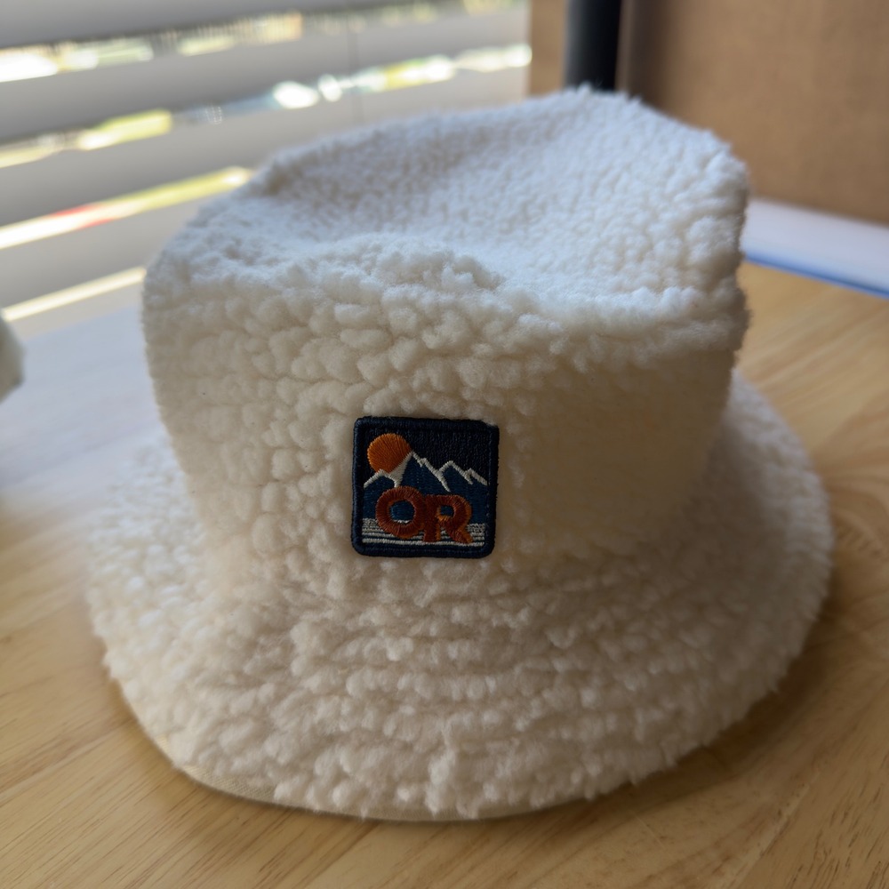 Outdoor Research Womens Quinn Bucket Hat OS Cream Sherpa Fleece Pocket